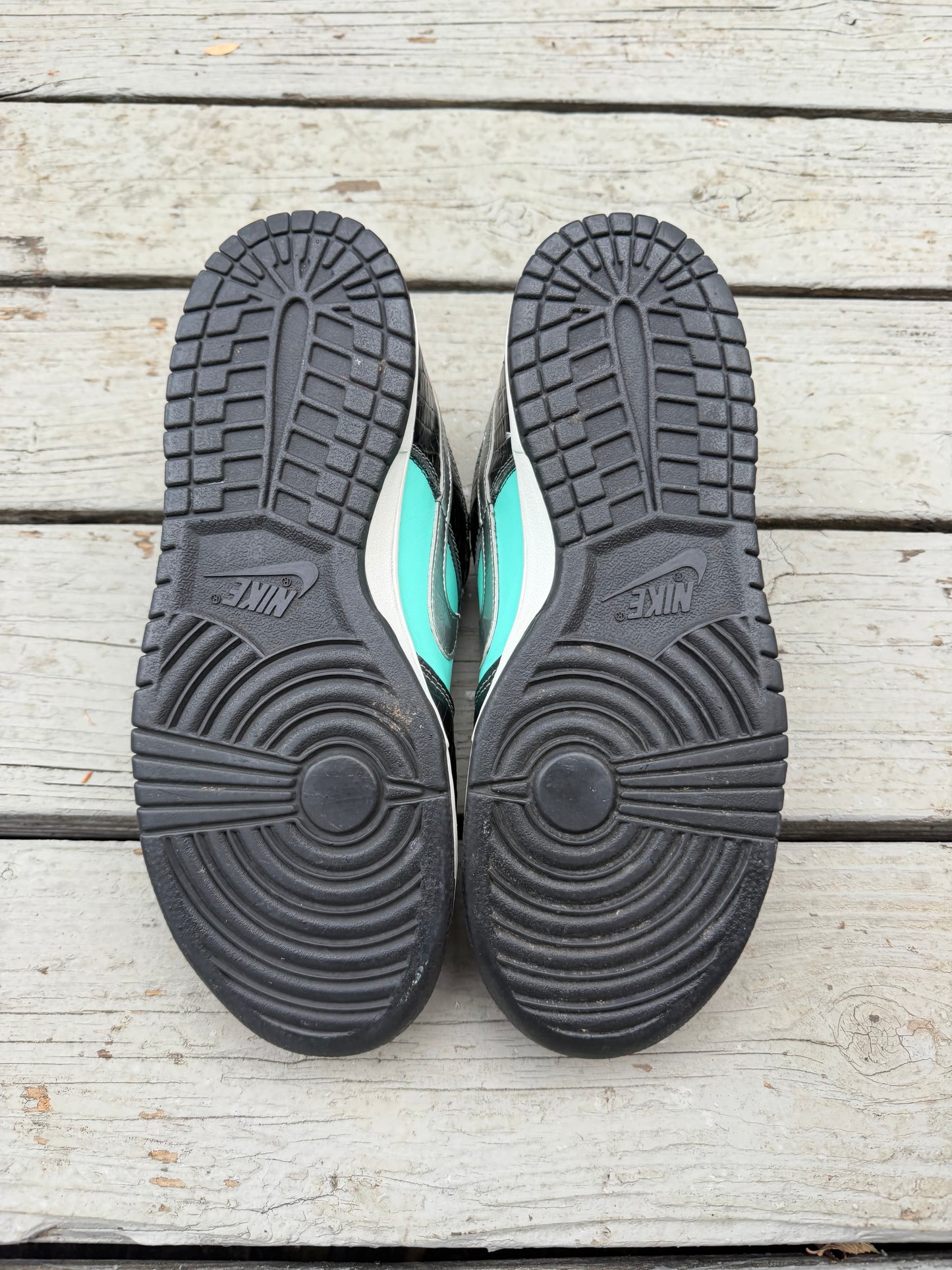 Size 9 - Nike SB Dunk Low Pro x Diamond Supply Co. Tiffany