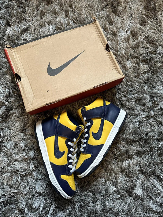 Size 8.5 - 1998 Nike Dunk High Michigan